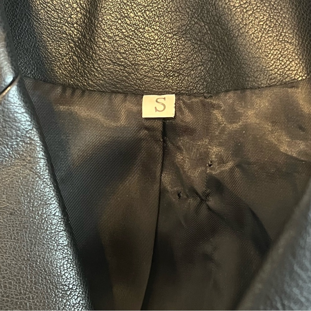 Faux Leather double breasted fitted blazer jacket, size XS/S, NWOT - Picture 5 of 16